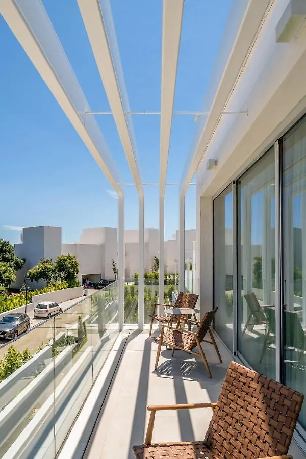 Villa La Perla: Seaside Retreat with Golf Access Sotogrande