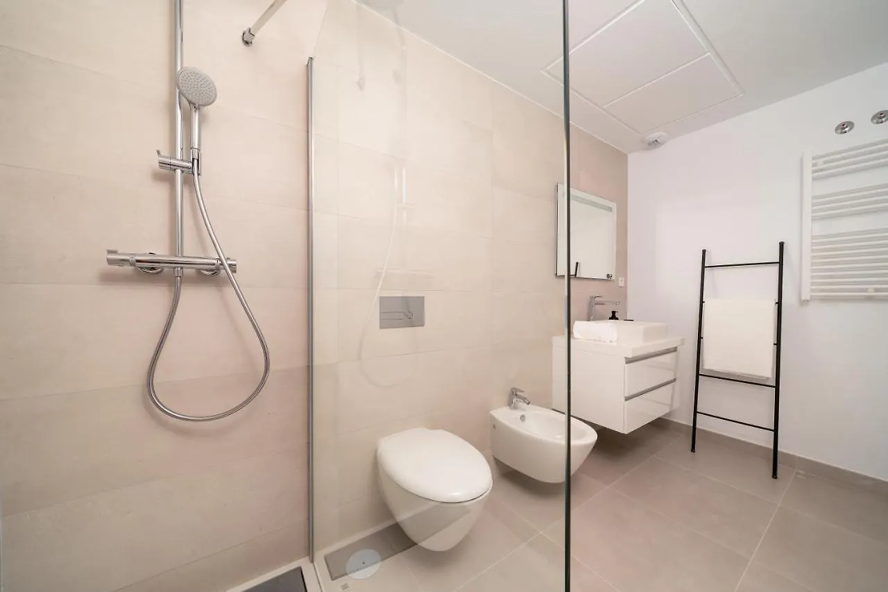 Villa La Perla: Seaside Retreat with Golf Access Sotogrande