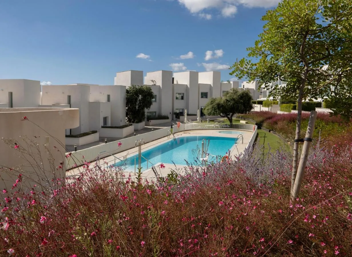 Villa La Perla: Seaside Retreat with Golf Access Sotogrande