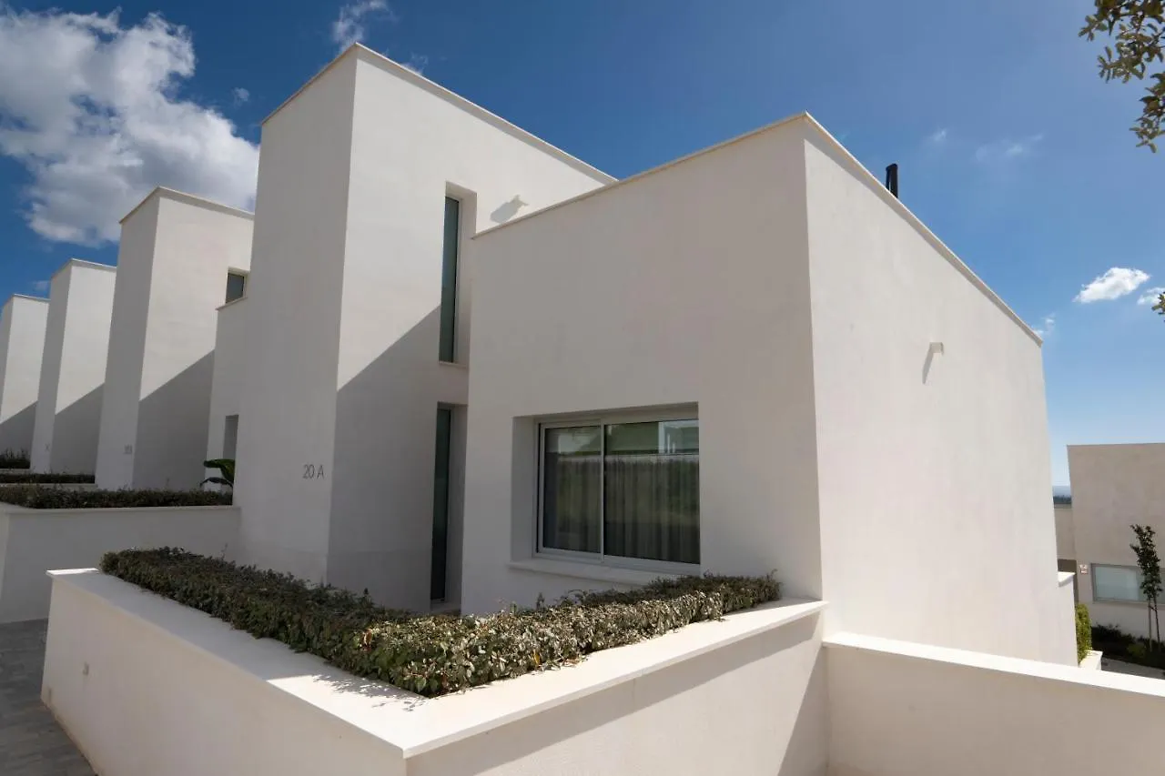 Villa La Perla: Seaside Retreat with Golf Access Sotogrande