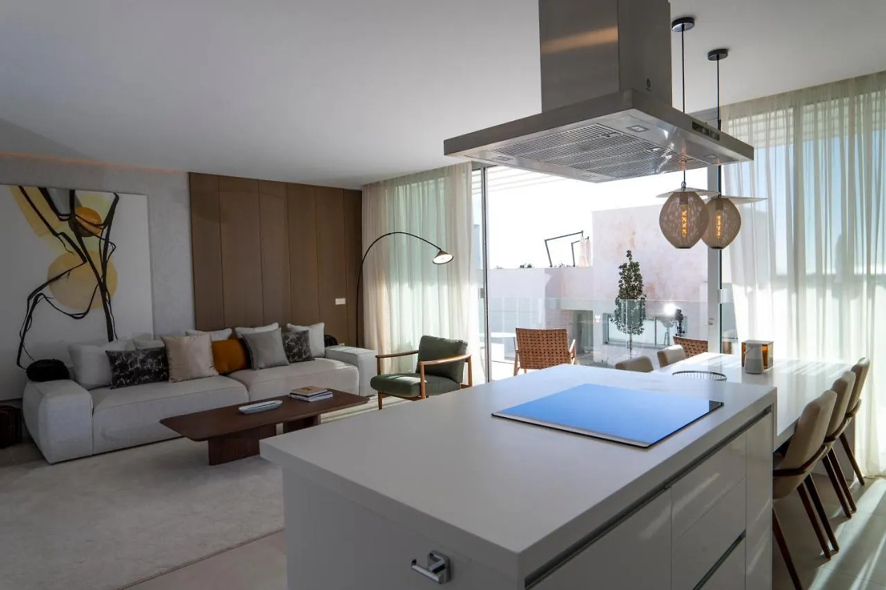Villa La Perla: Seaside Retreat with Golf Access Sotogrande